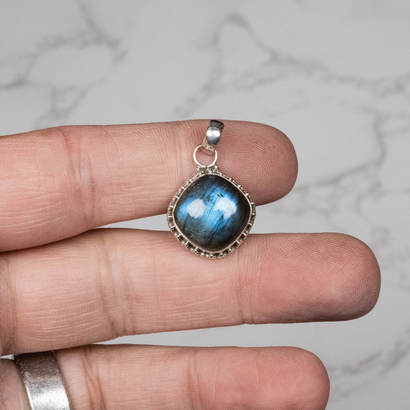 Labradorite Pendant 27x18mm .925 - InnerVision Crystals