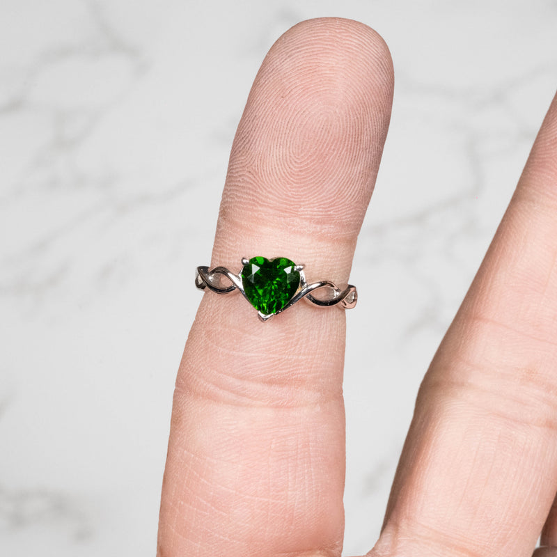 Chrome Diopside Ring 7mm Size 7 .925