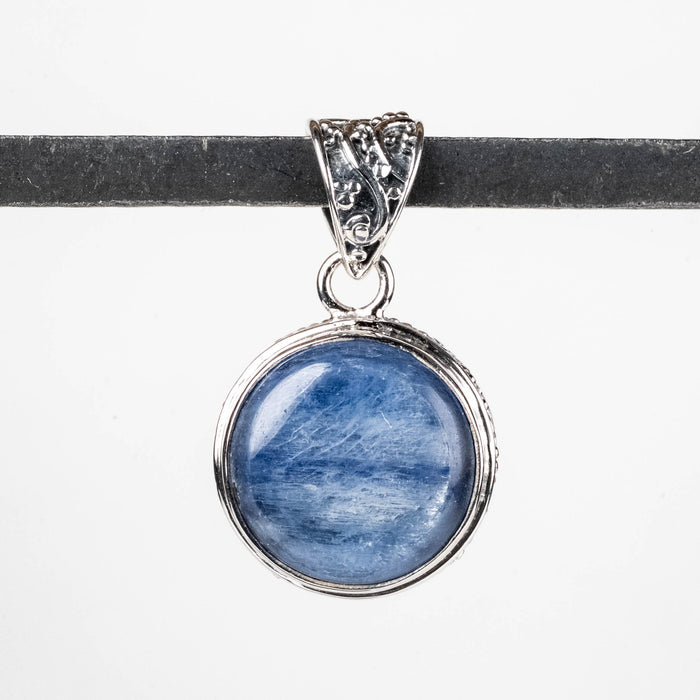 Kyanite Pendant 5.29 g 27x16mm .925 Silver
