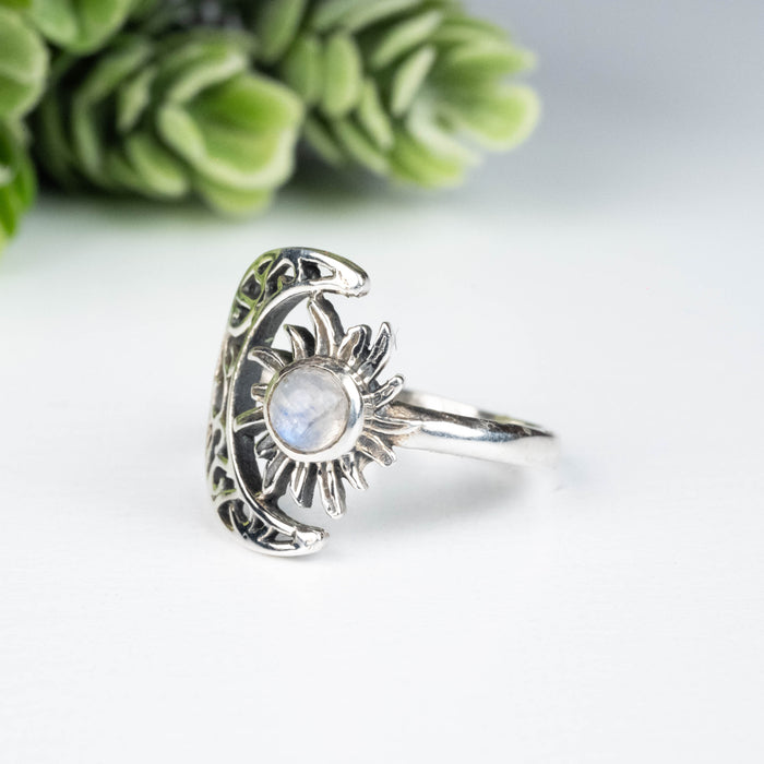 Moonstone Ring 4mm Size 6
