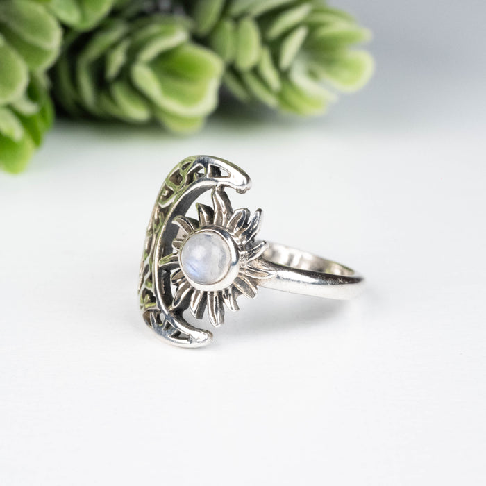 Moonstone Ring 4mm Size 6