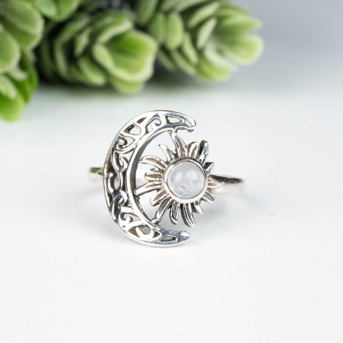 Moonstone Ring 4mm Size 6