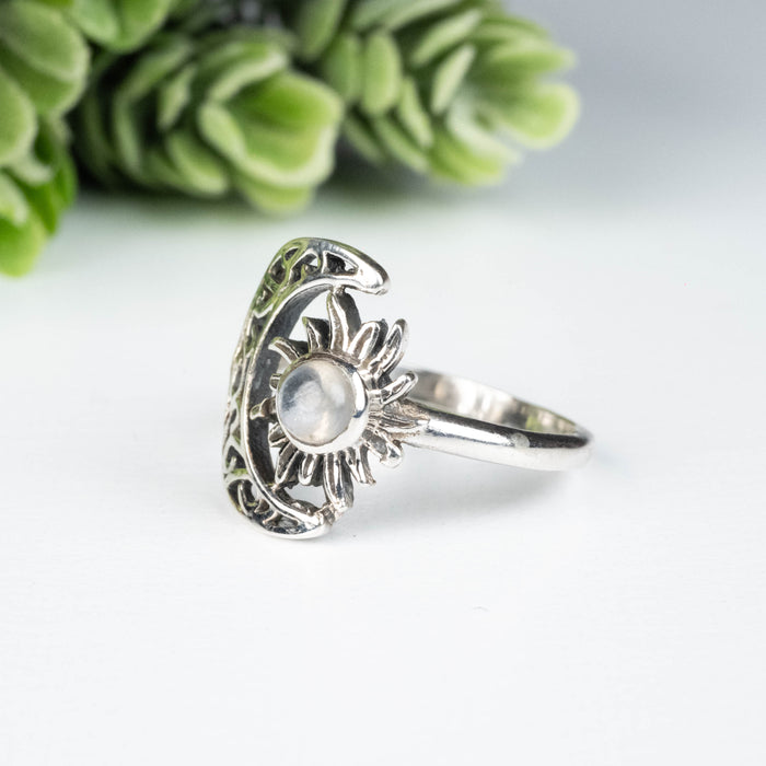 Moonstone Ring 4mm Size 7
