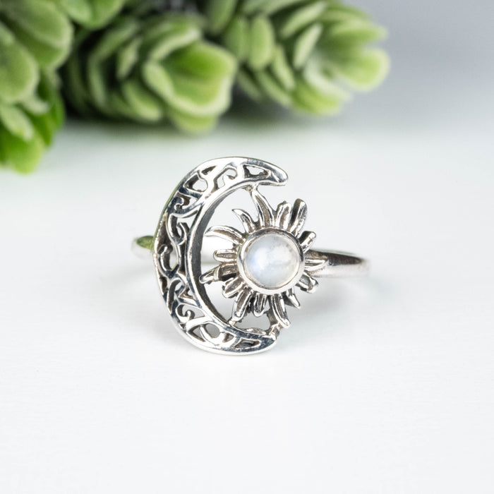 Moonstone Ring 4mm Size 7
