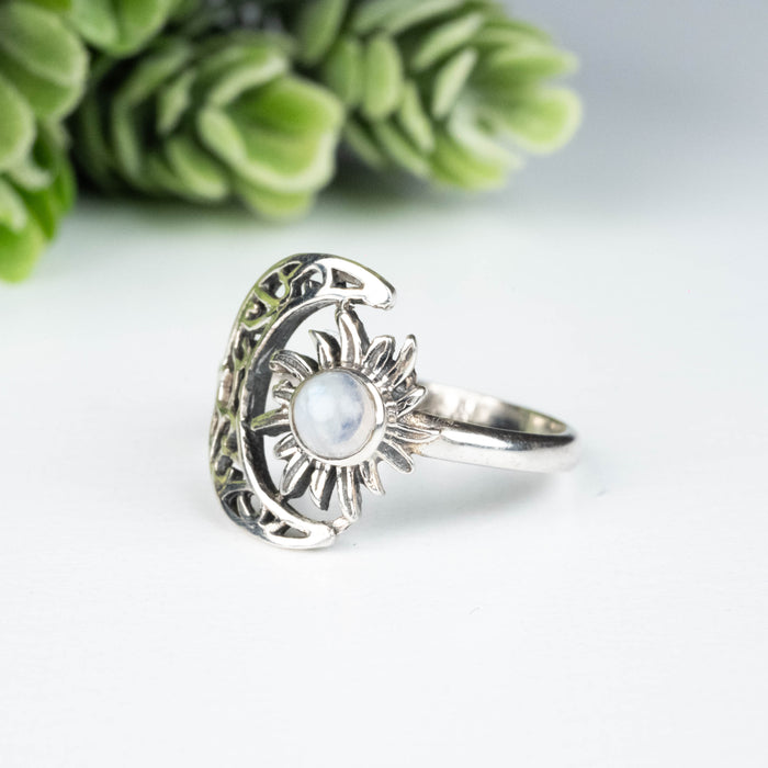 Moonstone Ring 4mm Size 7