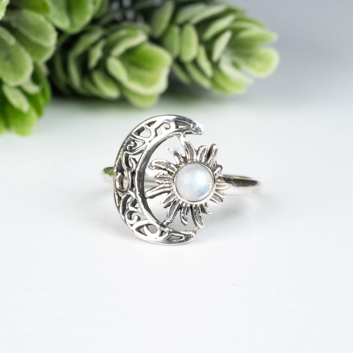 Moonstone Ring 4mm Size 7