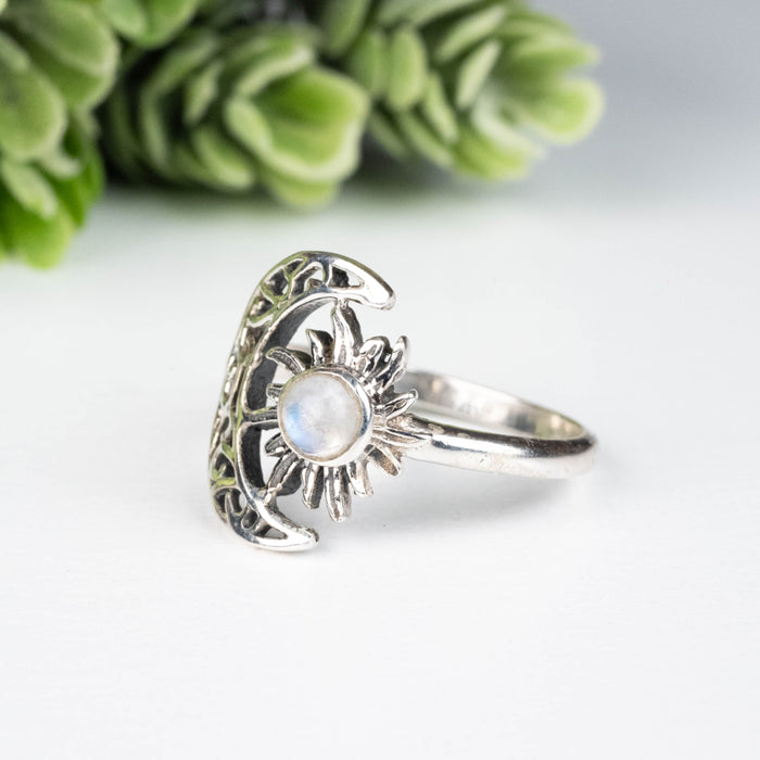 Moonstone Ring 4mm Size 8