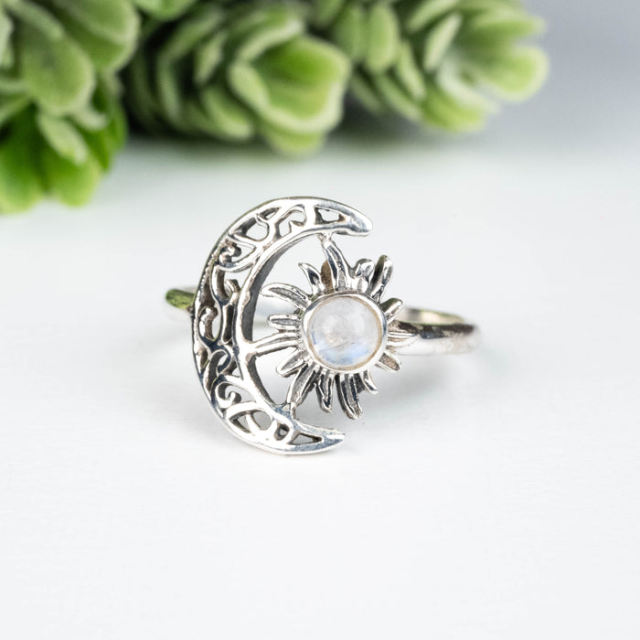 Moonstone Ring 4mm Size 8