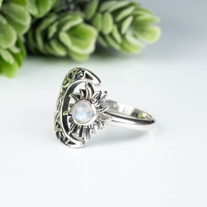 Moonstone Ring 4mm Size 8