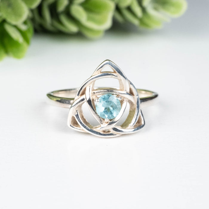 Apatite Ring 4mm Size 8