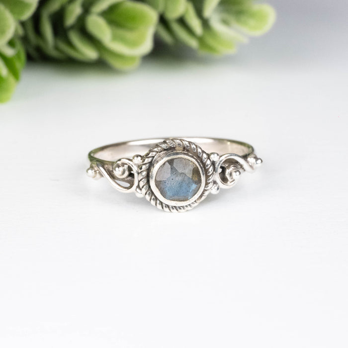 Labradorite Ring 5mm Size 7