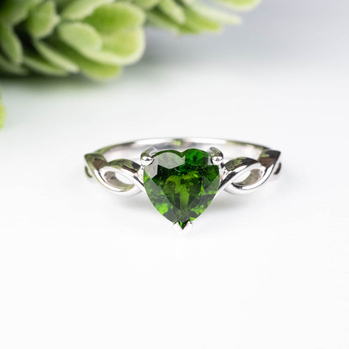 Chrome Diopside Ring 7mm Size 6