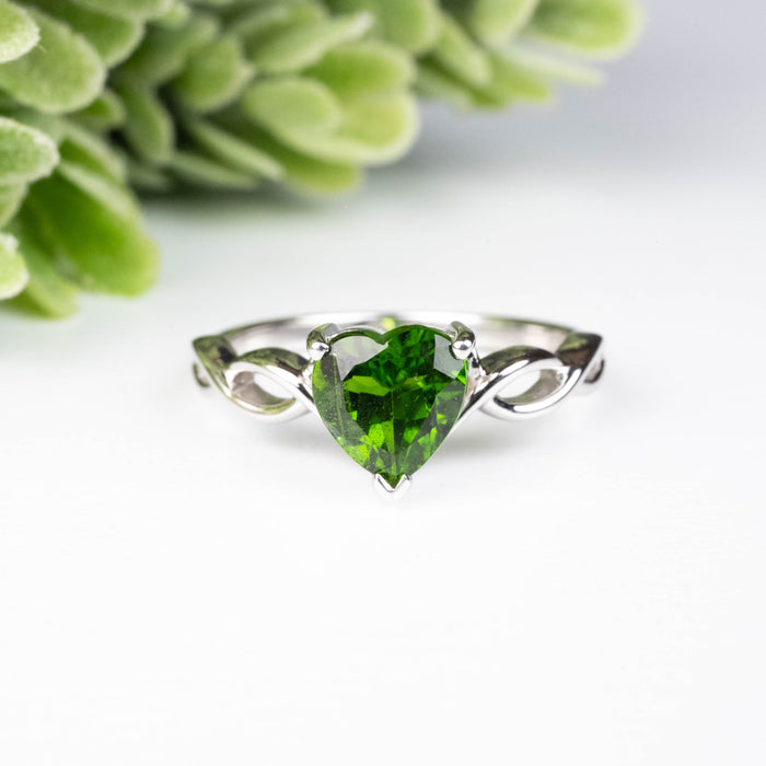 Chrome Diopside Ring 7mm Size 7