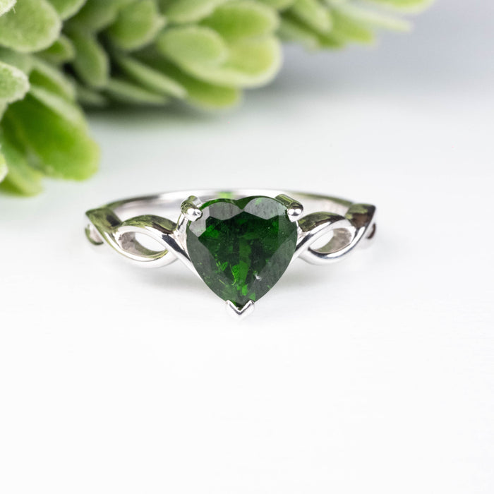 Chrome Diopside Ring 7mm Size 7