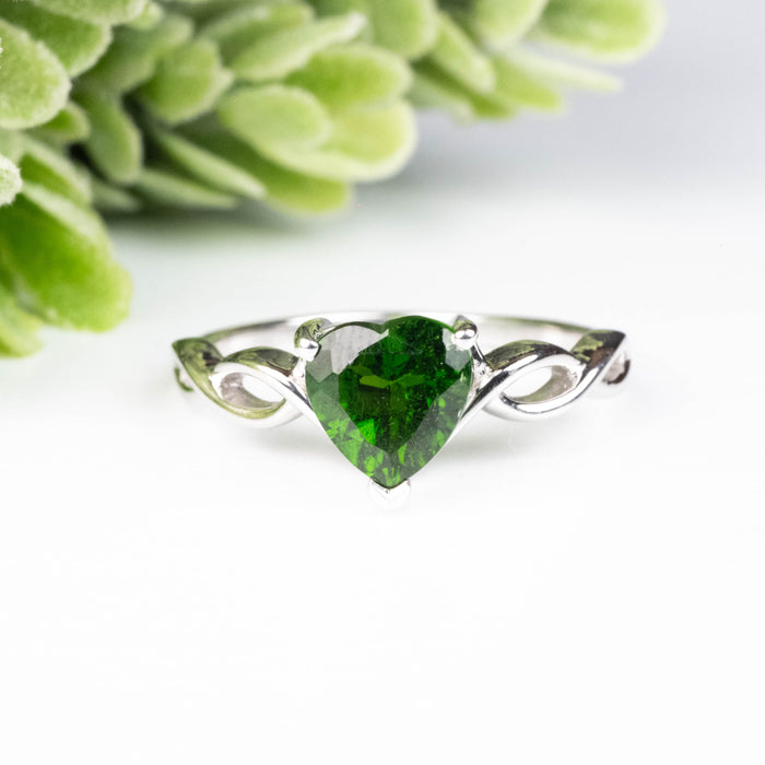 Chrome Diopside Ring 7mm Size 8