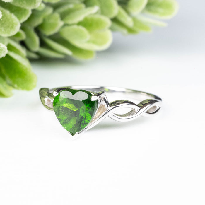 Chrome Diopside Ring 7mm Size 8