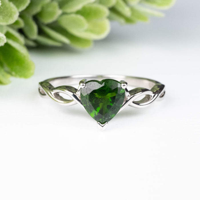 Chrome Diopside Ring 7mm Size 9