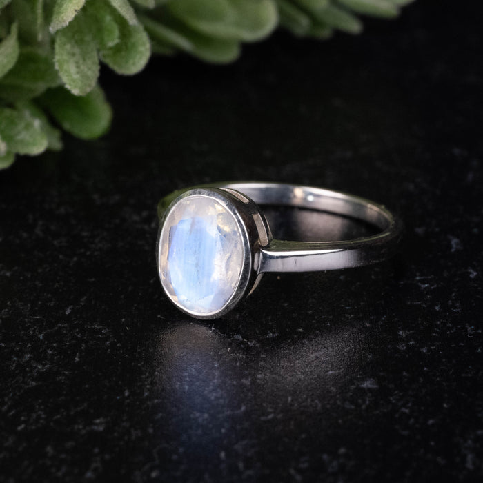 Moonstone Ring 9x7mm Size 7