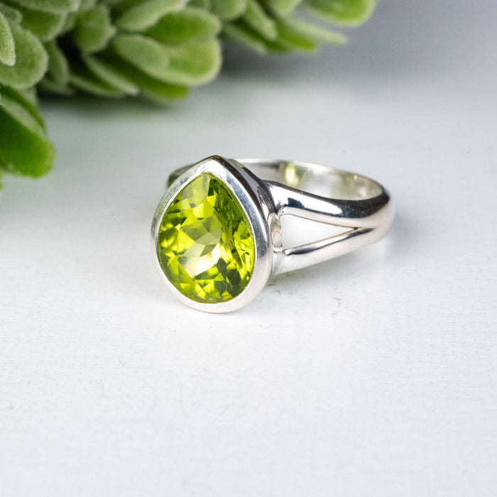 Peridot Ring 11x8mm Size 6