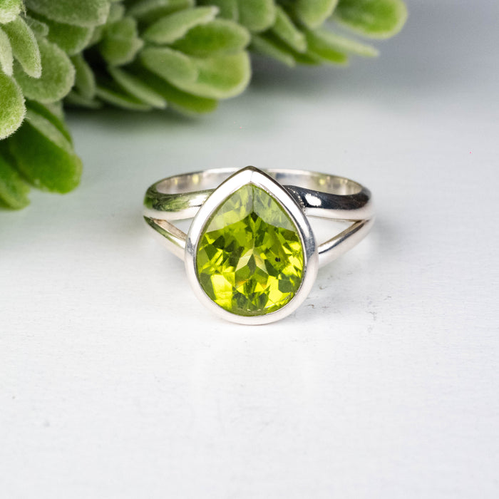 Peridot Ring 11x8mm Size 6