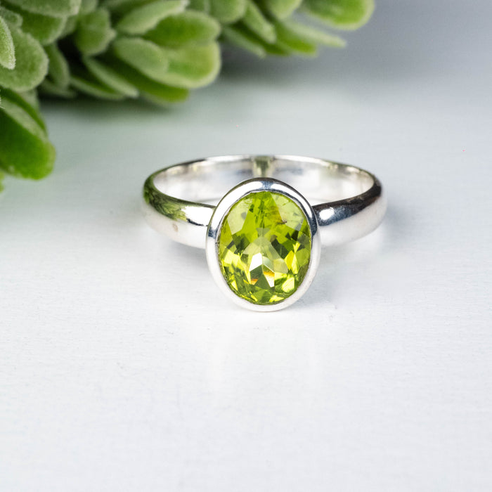 Peridot Ring 9x7mm Size 7