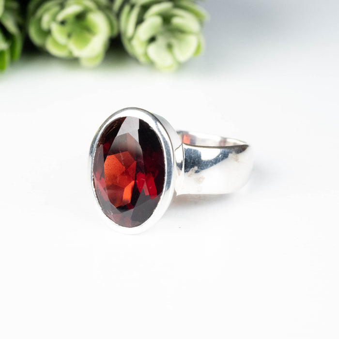 Garnet Ring 14x10mm Size 7