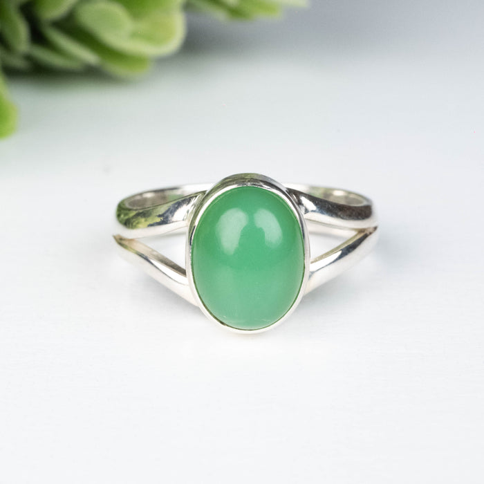Chrysoprase Ring 10x8mm Size 7