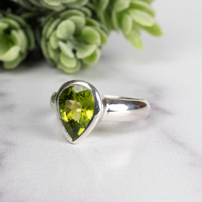 Peridot Ring 10x8mm Size 7
