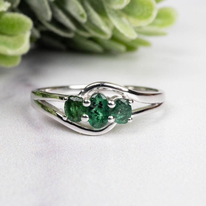 Emerald Ring 3-5mm Size 9