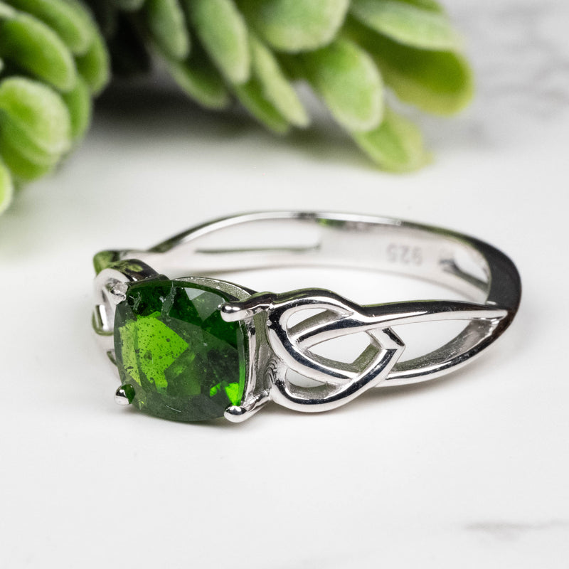 Chrome Diopside Ring 7mm Size 10