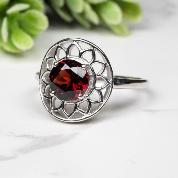Garnet Ring 7mm Size 8