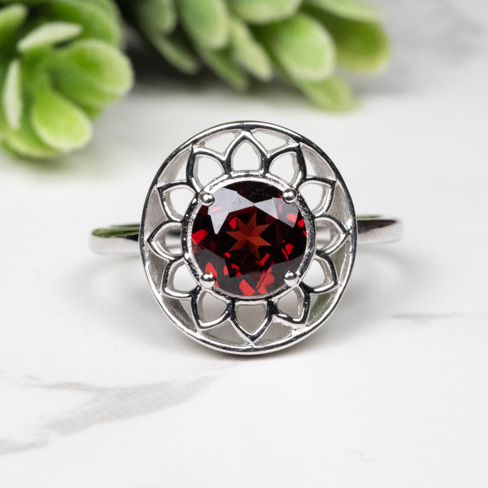 Garnet Ring 7mm Size 8