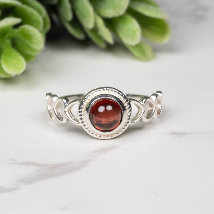 Garnet Ring 5mm Size 5