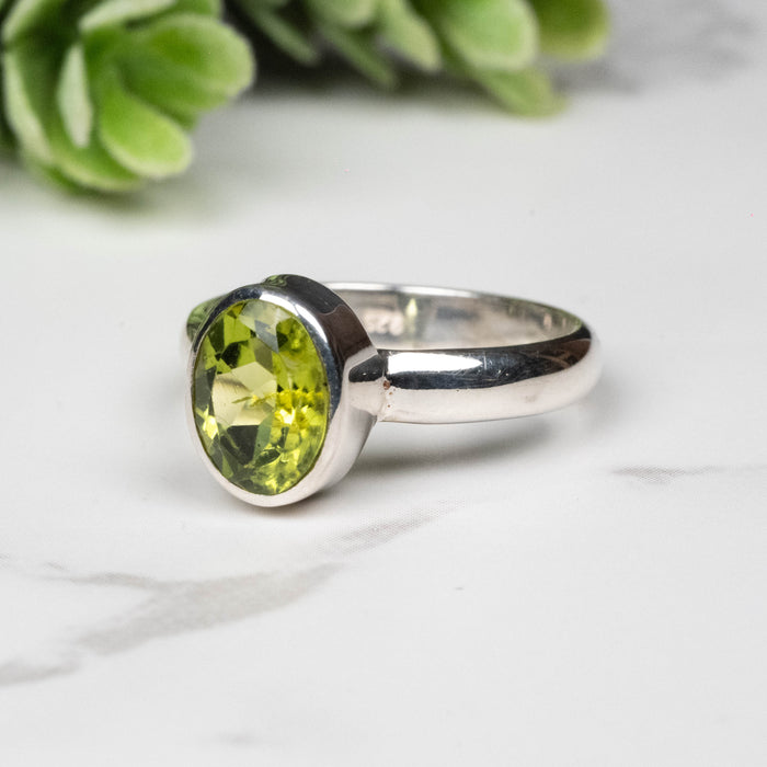 Peridot Ring 8x6mm Size 5