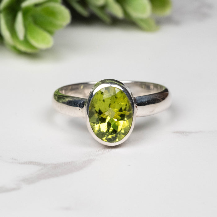 Peridot Ring 8x6mm Size 5