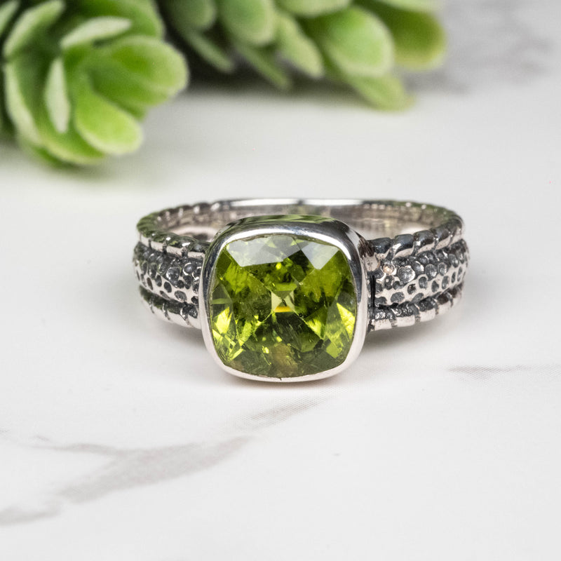 Peridot Ring 8mm Size 7