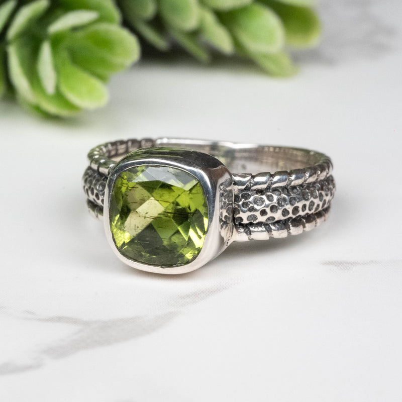 Peridot Ring 8mm Size 8