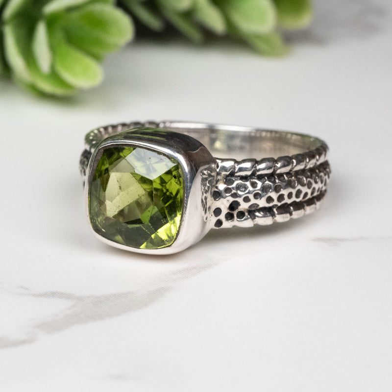 Peridot Ring 8mm Size 8