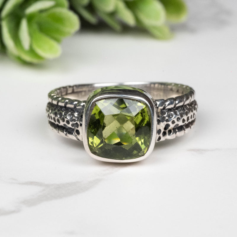 Peridot Ring 8mm Size 8