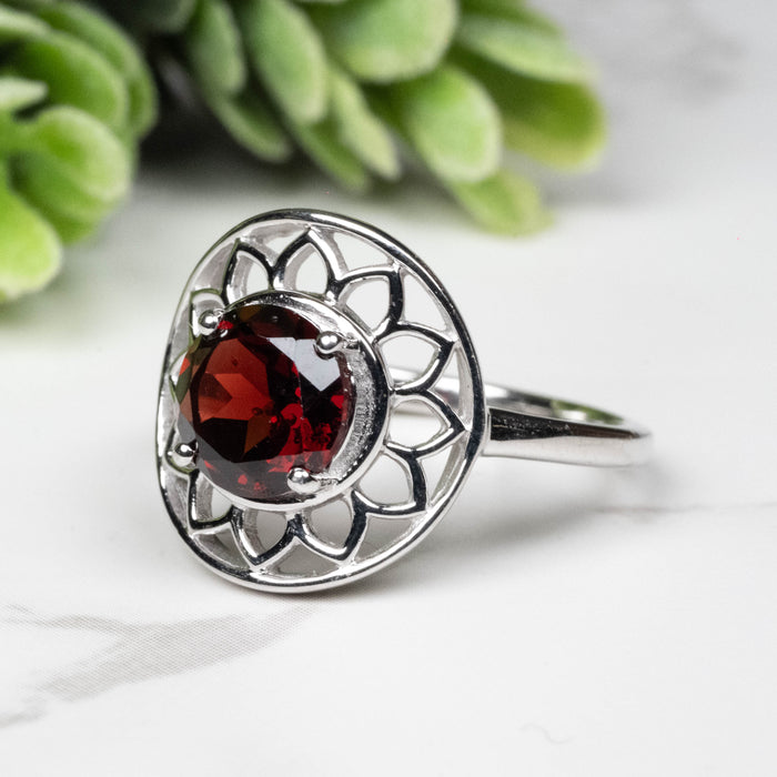 Garnet Ring 7mm Size 7