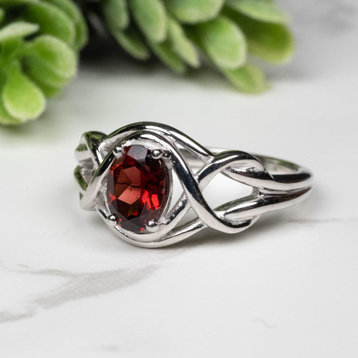 Garnet Ring 7x5mm Size 8