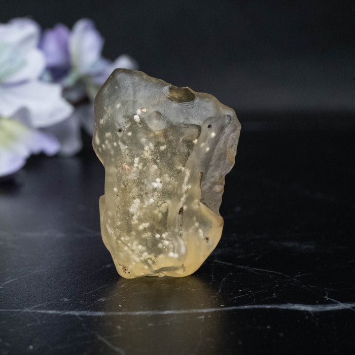 Libyan Desert Glass 9.92 g 33x21x14mm