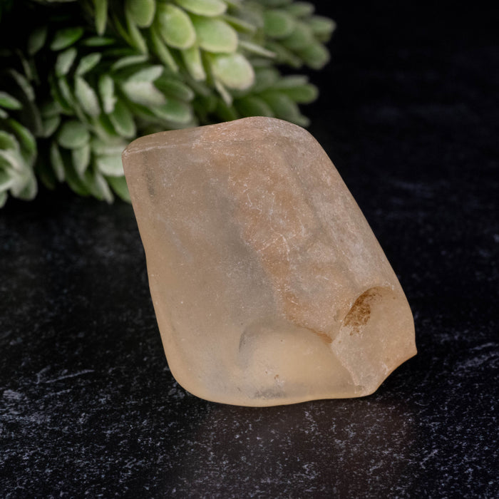Libyan Desert Glass 25.65 g 40x31x22mm
