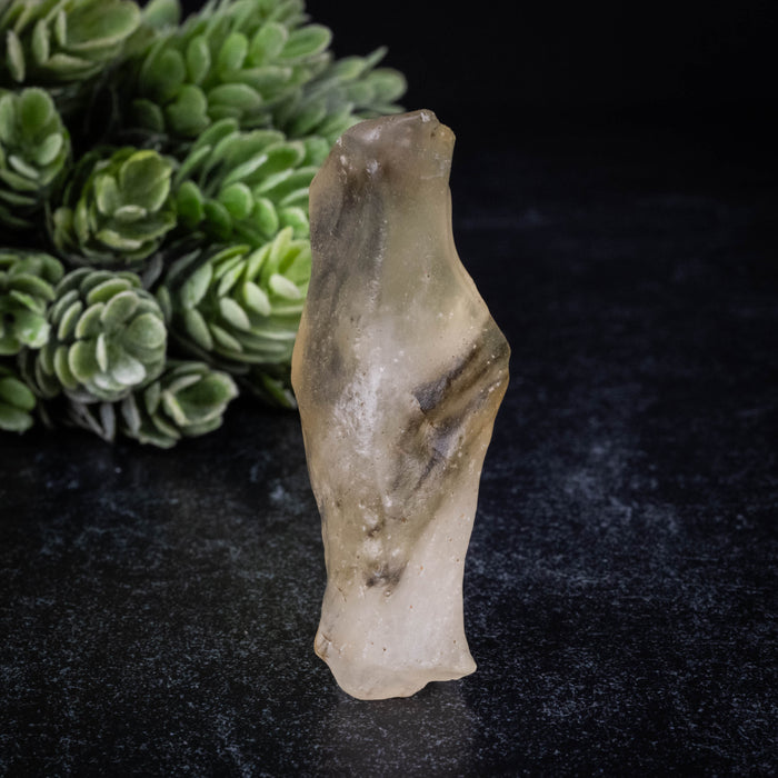 Libyan Desert Glass 22.70 g 58x20x19mm