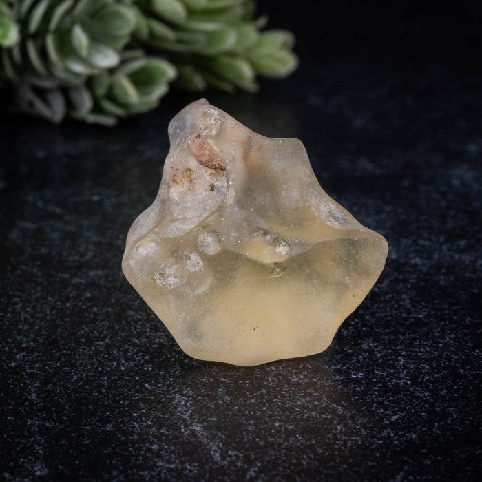 Libyan Desert Glass 9.32 g 28x28x18mm