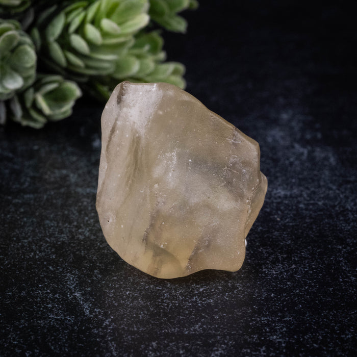 Libyan Desert Glass 17.38 g 32x30x17mm