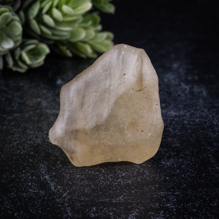 Libyan Desert Glass 17.38 g 32x30x17mm