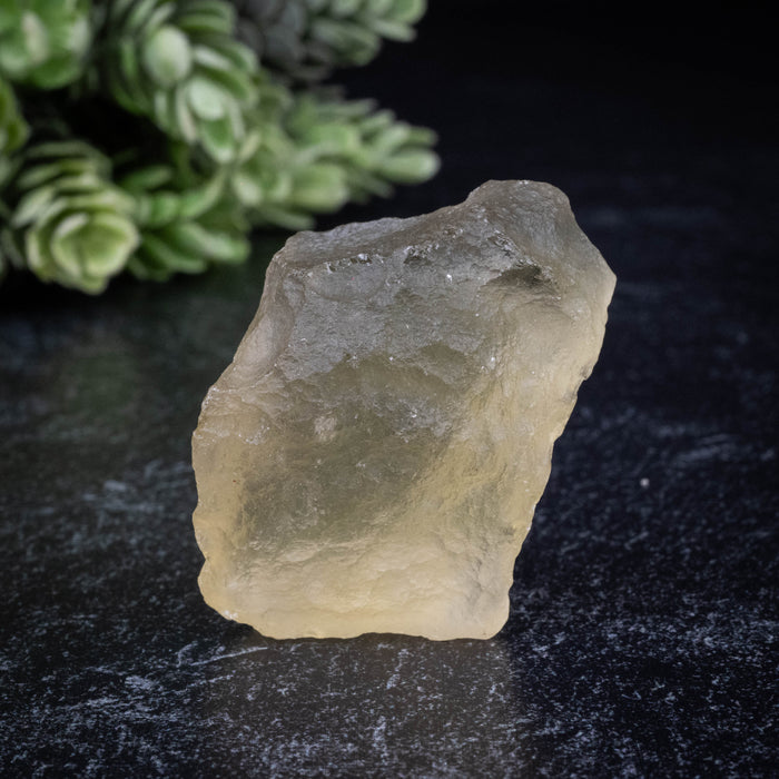 Libyan Desert Glass 22.68 g 37x33x19mm