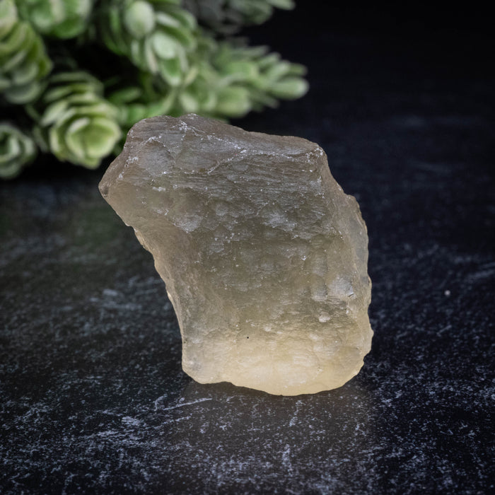 Libyan Desert Glass 22.68 g 37x33x19mm