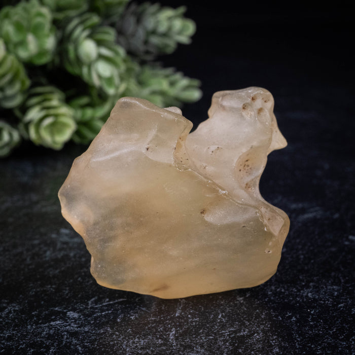 Libyan Desert Glass 36.81 g 42x36x34mm